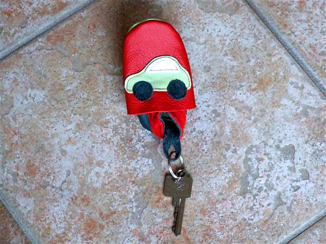 Autoschlüsselanhänger rot